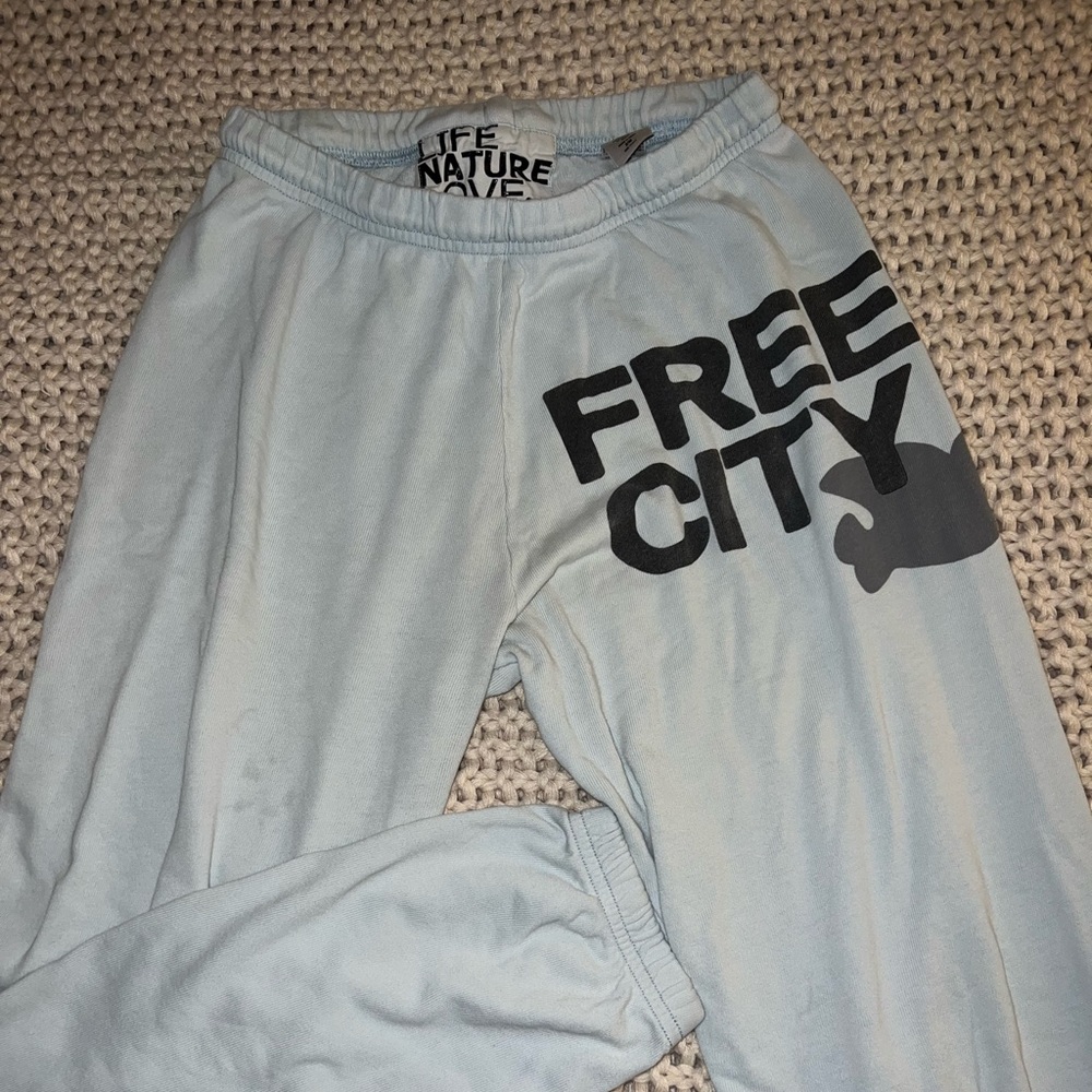 Free city sweatpants